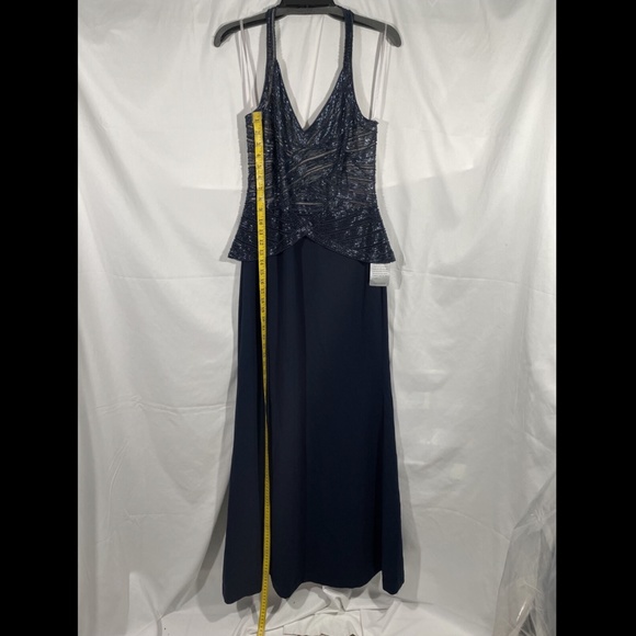 NWT Adrianna‎ Papell Beaded Halter Gown in Midnight Blue [SZ 6 ] - Picture 4 of 12